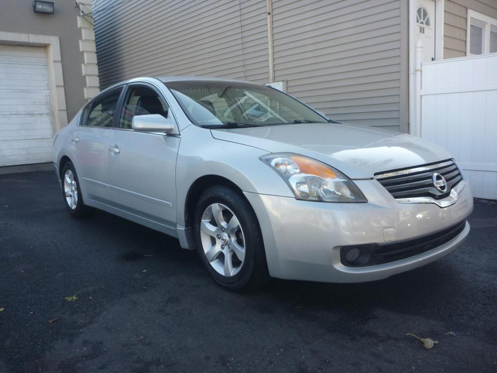 2008 SILVER /BLACK LEATHER Nissan Altima 2.5 (1N4AL21EX8N) with an 2.5L L4 DOHC 16V engine, 6-Speed Manual Overdrive transmission, located at 1018 Brunswick Ave, Trenton, NJ, 08638, (609) 989-0900, 40.240086, -74.748085 - Photo #0