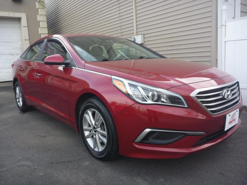 2016 RED /GREY CLOTH Hyundai Sonata SE (5NPE24AFXGH) with an 2.4L L4 DOHC 16V engine, 7A transmission, located at 1018 Brunswick Ave, Trenton, NJ, 08638, (609) 989-0900, 40.240086, -74.748085 - Photo #0