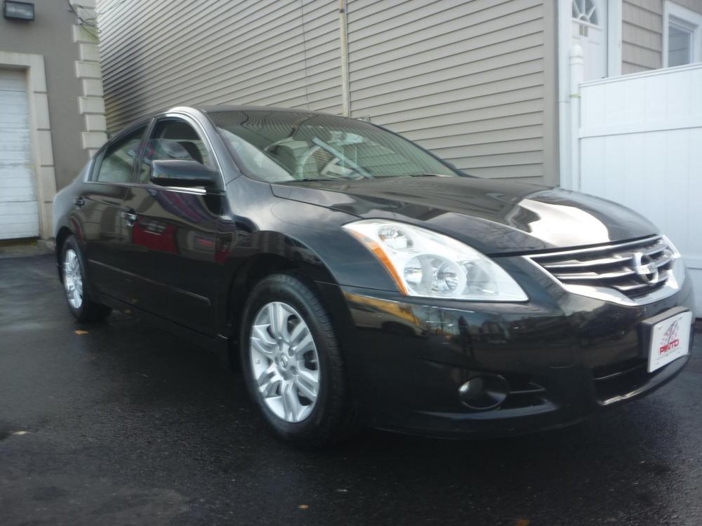 2011 BLACK /GREY CLOTH Nissan Altima 2.5 S (1N4AL2APXBN) with an 2.5L L4 DOHC 16V engine, 5-Speed Automatic transmission, located at 1018 Brunswick Ave, Trenton, NJ, 08638, (609) 989-0900, 40.240086, -74.748085 - Photo #0