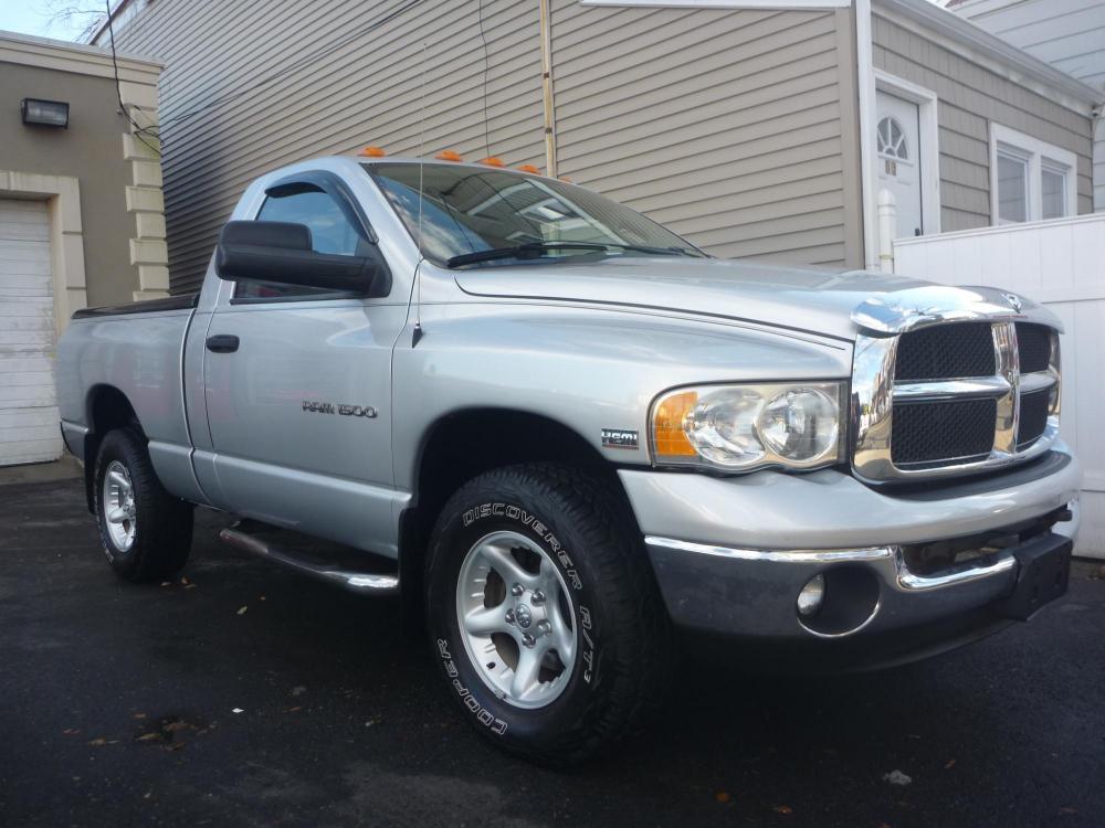 2005 SILVER /BLACK CLOTH Dodge Ram 1500 Laramie Long Bed 4WD (1D7HU16D25J) with an 5.7L V8 OHV 16V engine, 5-Speed Automatic Overdrive transmission, located at 1018 Brunswick Ave, Trenton, NJ, 08638, (609) 989-0900, 40.240086, -74.748085 - Photo #0