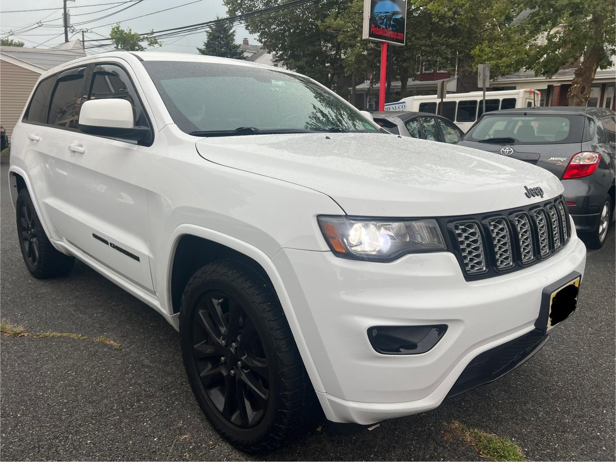 photo of 2018 Jeep Grand Cherokee Laredo 4WD