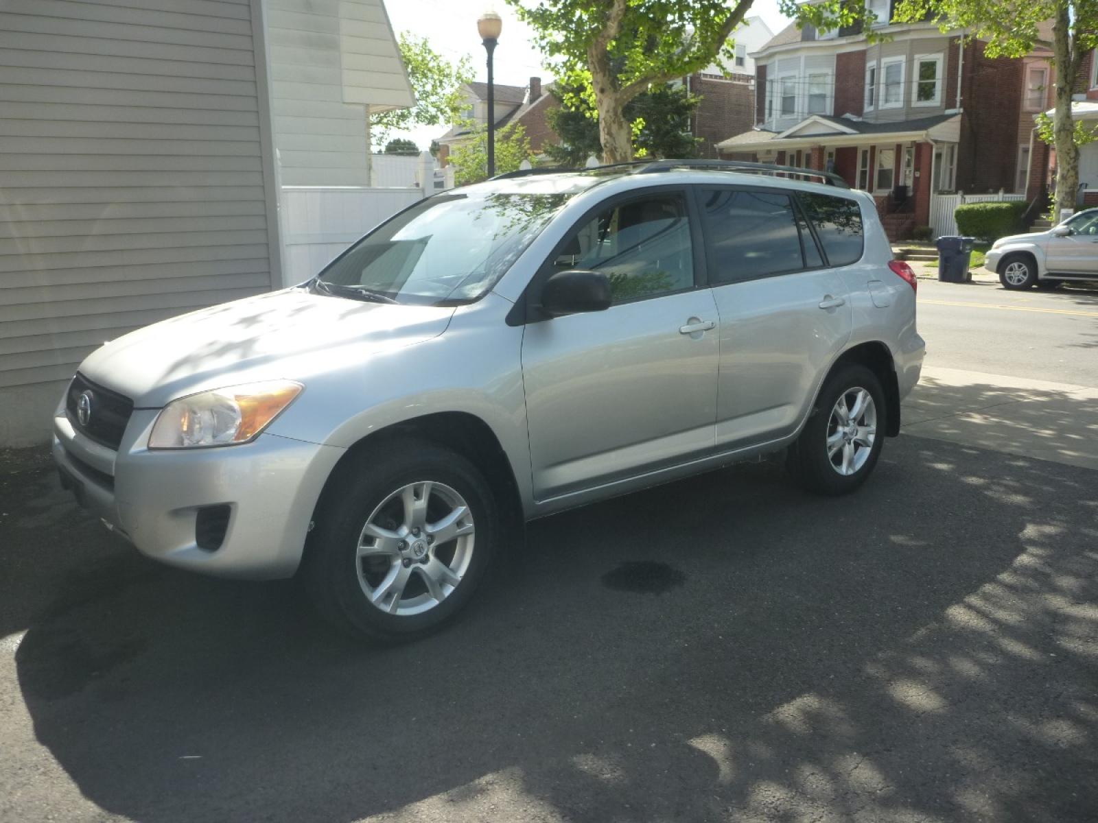 2011 SILVER /GREY CLOTH Toyota RAV4 Base I4 4WD (2T3BF4DV4BW) with an 2.4L L4 DOHC 16V engine, 4-Speed Automatic transmission, located at 1018 Brunswick Ave, Trenton, NJ, 08638, (609) 989-0900, 40.240086, -74.748085 - 2011 TOYOTA RAV 4 4WD WITH 134824 MILES IN GREAT CONDITION INSIDE AND OUT SERVICED UP RUNS AND DRIVES GREAT FINANCING AND EXTENDED SERVICE CONTRACTS AVAILABLE CALL NOW TO COME SEE 609-989-0900 OR TEXT 609-273-5100 - Photo #10