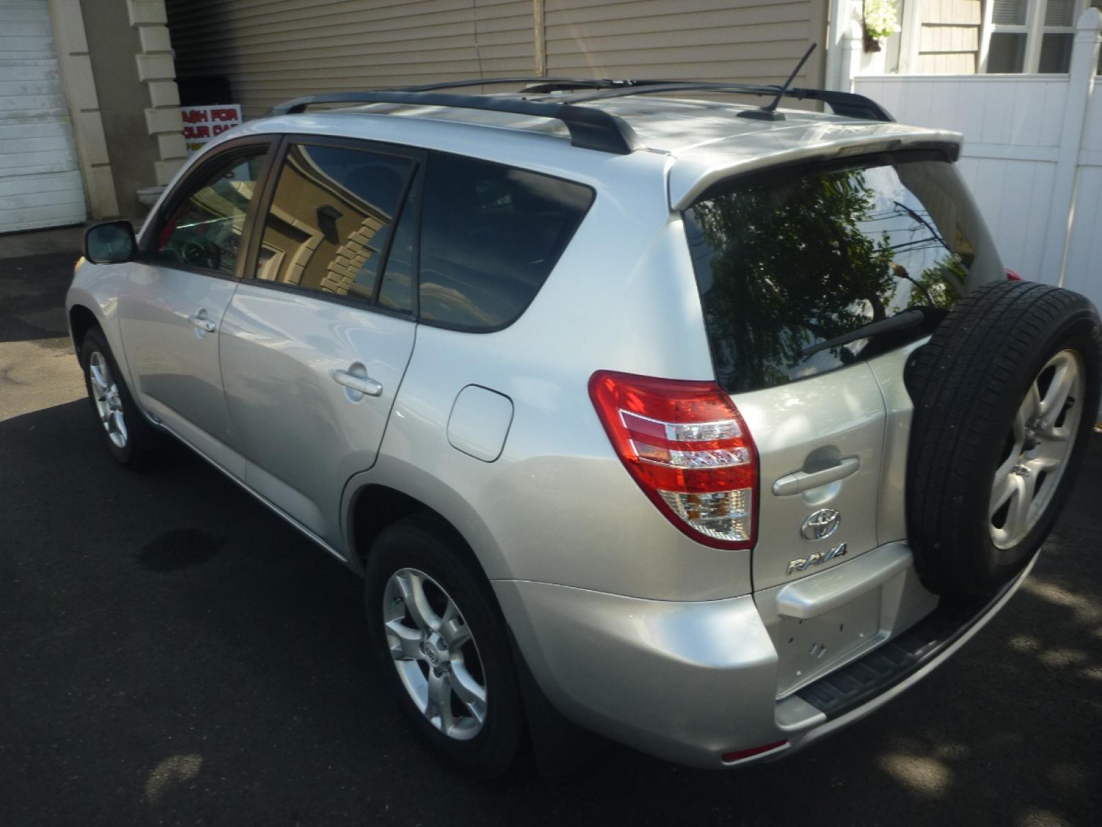 2011 SILVER /GREY CLOTH Toyota RAV4 Base I4 4WD (2T3BF4DV4BW) with an 2.4L L4 DOHC 16V engine, 4-Speed Automatic transmission, located at 1018 Brunswick Ave, Trenton, NJ, 08638, (609) 989-0900, 40.240086, -74.748085 - 2011 TOYOTA RAV 4 4WD WITH 134824 MILES IN GREAT CONDITION INSIDE AND OUT SERVICED UP RUNS AND DRIVES GREAT FINANCING AND EXTENDED SERVICE CONTRACTS AVAILABLE CALL NOW TO COME SEE 609-989-0900 OR TEXT 609-273-5100 - Photo #12