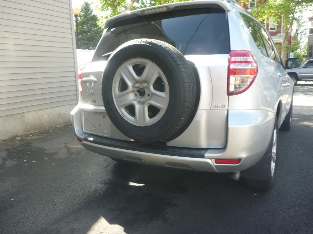 2011 SILVER /GREY CLOTH Toyota RAV4 Base I4 4WD (2T3BF4DV4BW) with an 2.4L L4 DOHC 16V engine, 4-Speed Automatic transmission, located at 1018 Brunswick Ave, Trenton, NJ, 08638, (609) 989-0900, 40.240086, -74.748085 - 2011 TOYOTA RAV 4 4WD WITH 134824 MILES IN GREAT CONDITION INSIDE AND OUT SERVICED UP RUNS AND DRIVES GREAT FINANCING AND EXTENDED SERVICE CONTRACTS AVAILABLE CALL NOW TO COME SEE 609-989-0900 OR TEXT 609-273-5100 - Photo #5