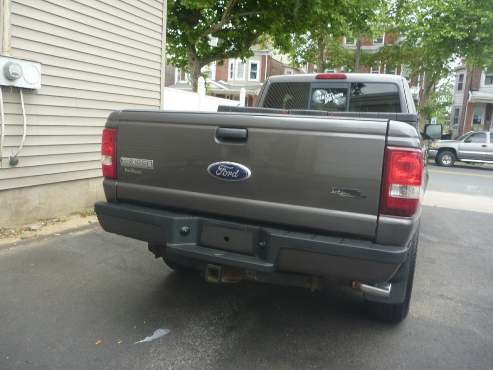 2010 GRAY /BLACK CLOTH Ford Ranger Sport SuperCab 4-Door 4WD (1FTLR4FE6AP) with an 4.0L V6 SOHC 12V engine, 4-Speed Automatic Overdrive transmission, located at 1018 Brunswick Ave, Trenton, NJ, 08638, (609) 989-0900, 40.240086, -74.748085 - Photo #4