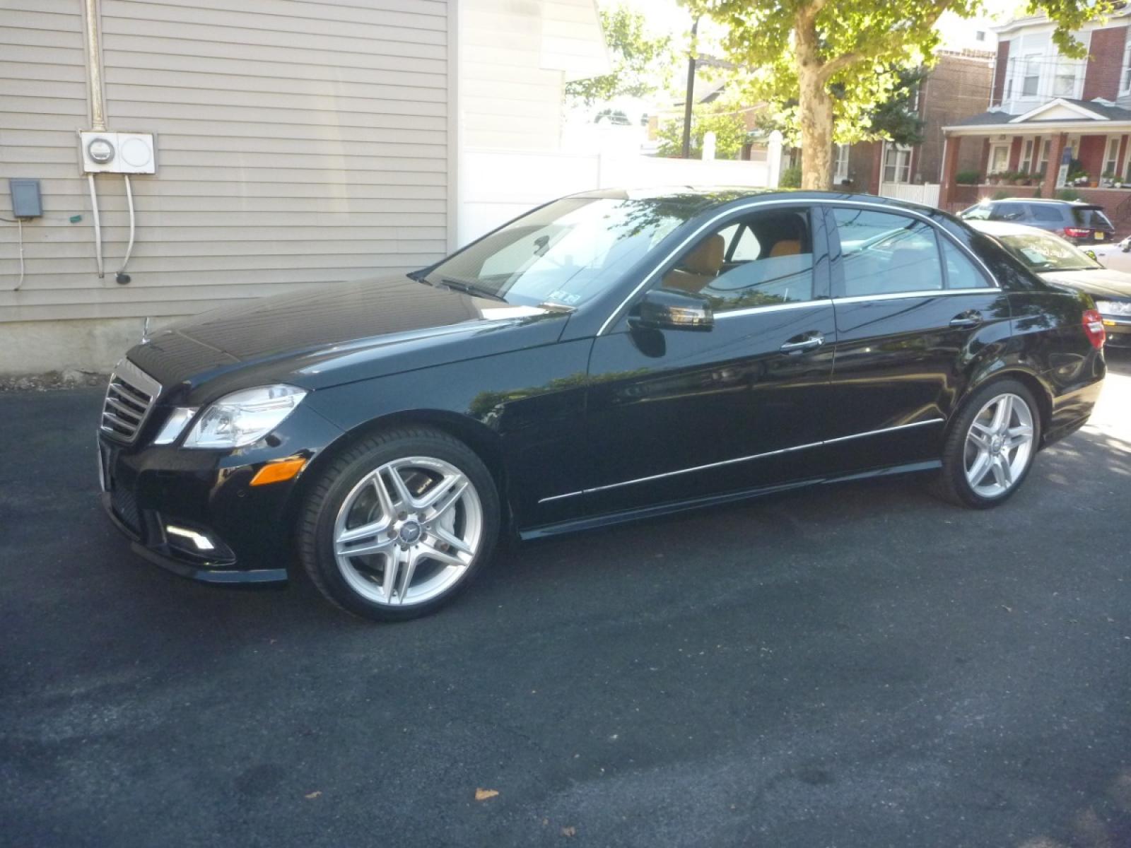 2011 BLACK /TAN/BLACK LEATHER Mercedes-Benz E-Class E550 Sedan 4MATIC (WDDHF9AB2BA) with an 5.5L V8 DOHC 32V engine, 7-Speed Automatic transmission, located at 1018 Brunswick Ave, Trenton, NJ, 08638, (609) 989-0900, 40.240086, -74.748085 - 2011 MERCEDES E550 4MATIC LUXURY MODEL WITH ONLY 80K MILES IN EXCELLENT CONDITION INSIDE AND OUT RUNS AND DRIVES GREAT SERVICED UP FINANCING AND EXTENDED SERVICE CONTRACTS AVAILABLE CALL NOW TO COME SEE 609-989-0900 - Photo #12