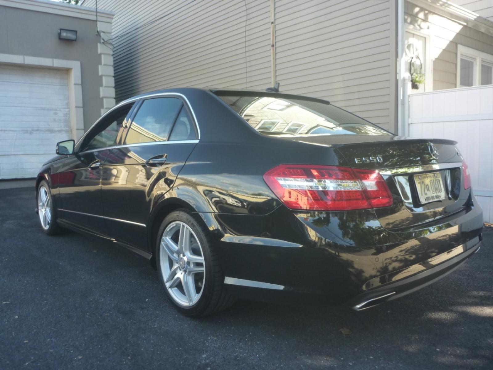 2011 BLACK /TAN/BLACK LEATHER Mercedes-Benz E-Class E550 Sedan 4MATIC (WDDHF9AB2BA) with an 5.5L V8 DOHC 32V engine, 7-Speed Automatic transmission, located at 1018 Brunswick Ave, Trenton, NJ, 08638, (609) 989-0900, 40.240086, -74.748085 - 2011 MERCEDES E550 4MATIC LUXURY MODEL WITH ONLY 80K MILES IN EXCELLENT CONDITION INSIDE AND OUT RUNS AND DRIVES GREAT SERVICED UP FINANCING AND EXTENDED SERVICE CONTRACTS AVAILABLE CALL NOW TO COME SEE 609-989-0900 - Photo #13