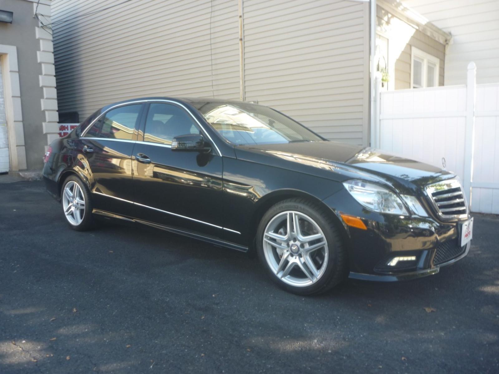 2011 BLACK /TAN/BLACK LEATHER Mercedes-Benz E-Class E550 Sedan 4MATIC (WDDHF9AB2BA) with an 5.5L V8 DOHC 32V engine, 7-Speed Automatic transmission, located at 1018 Brunswick Ave, Trenton, NJ, 08638, (609) 989-0900, 40.240086, -74.748085 - 2011 MERCEDES E550 4MATIC LUXURY MODEL WITH ONLY 80K MILES IN EXCELLENT CONDITION INSIDE AND OUT RUNS AND DRIVES GREAT SERVICED UP FINANCING AND EXTENDED SERVICE CONTRACTS AVAILABLE CALL NOW TO COME SEE 609-989-0900 - Photo #2