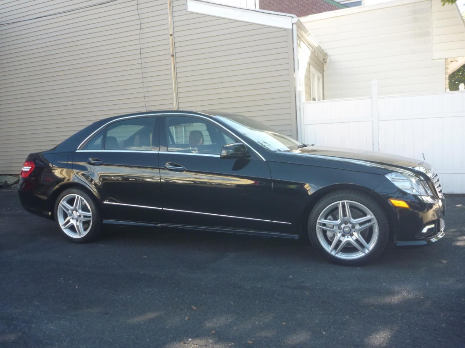2011 BLACK /TAN/BLACK LEATHER Mercedes-Benz E-Class E550 Sedan 4MATIC (WDDHF9AB2BA) with an 5.5L V8 DOHC 32V engine, 7-Speed Automatic transmission, located at 1018 Brunswick Ave, Trenton, NJ, 08638, (609) 989-0900, 40.240086, -74.748085 - 2011 MERCEDES E550 4MATIC LUXURY MODEL WITH ONLY 80K MILES IN EXCELLENT CONDITION INSIDE AND OUT RUNS AND DRIVES GREAT SERVICED UP FINANCING AND EXTENDED SERVICE CONTRACTS AVAILABLE CALL NOW TO COME SEE 609-989-0900 - Photo #3