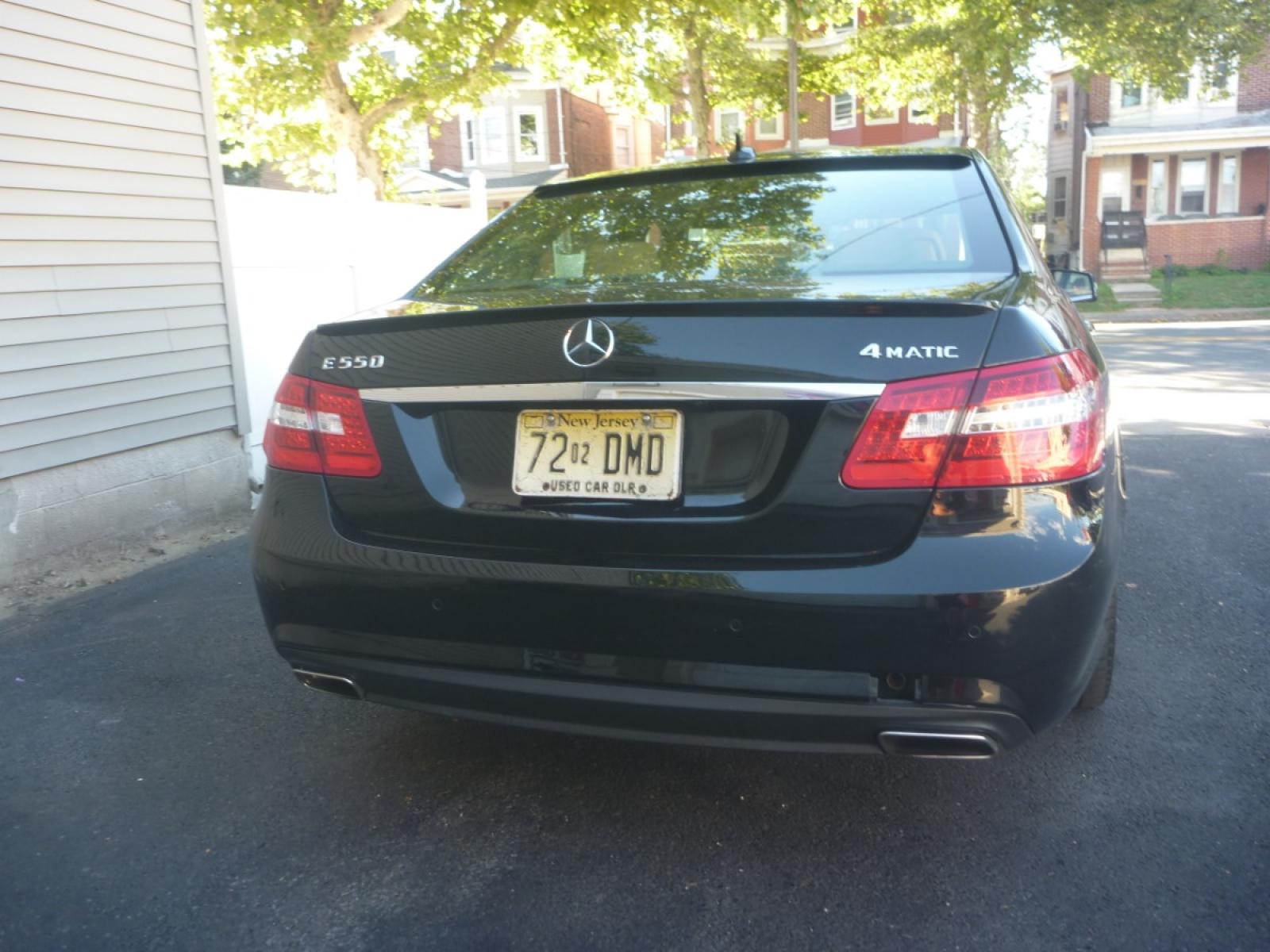 2011 BLACK /TAN/BLACK LEATHER Mercedes-Benz E-Class E550 Sedan 4MATIC (WDDHF9AB2BA) with an 5.5L V8 DOHC 32V engine, 7-Speed Automatic transmission, located at 1018 Brunswick Ave, Trenton, NJ, 08638, (609) 989-0900, 40.240086, -74.748085 - 2011 MERCEDES E550 4MATIC LUXURY MODEL WITH ONLY 80K MILES IN EXCELLENT CONDITION INSIDE AND OUT RUNS AND DRIVES GREAT SERVICED UP FINANCING AND EXTENDED SERVICE CONTRACTS AVAILABLE CALL NOW TO COME SEE 609-989-0900 - Photo #6