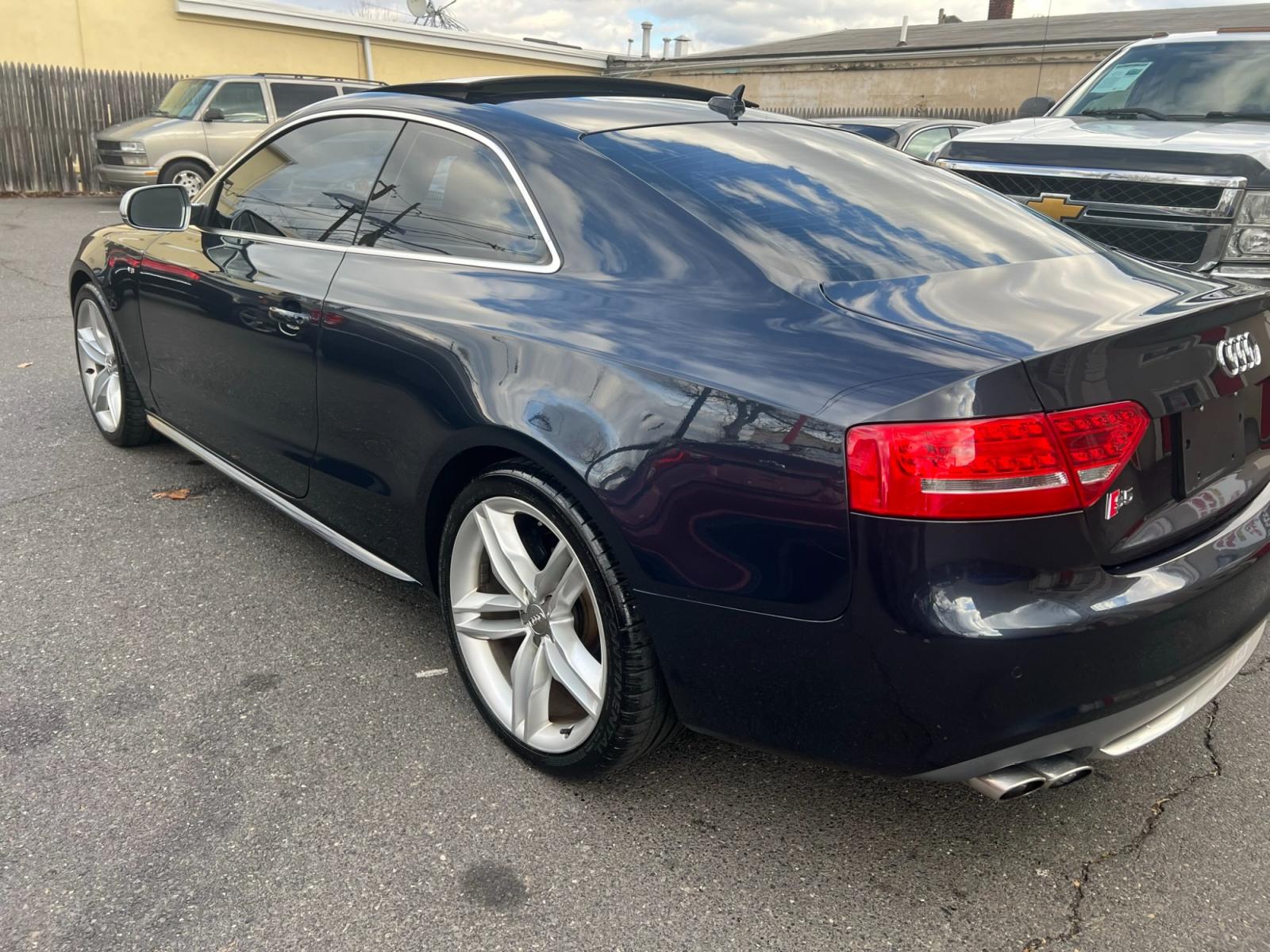 2012 Blue /TAN LEATHER Audi S5 4.2 Coupe quattro Tiptronic (WAUVVAFR0CA) with an 4.2L V8 DOHC 32V engine, 6-Speed Automatic transmission, located at 1018 Brunswick Ave, Trenton, NJ, 08638, (609) 989-0900, 40.240086, -74.748085 - WOW! A REAL NICE MIDNIGHT BLUE PEARL S5 PRESTIGE. COMPLETE WITH BASKETBALL BROWN INTERIOR, SERVICED UP AND LIKE NEW IN EVERY WAY! VERY LOW MILES AND AN ABSOLUTE MUST SEE ASAP! PLEASE CALL TO SET UP AN APPT W ANTHONY, (609)273-5100 - Photo #2
