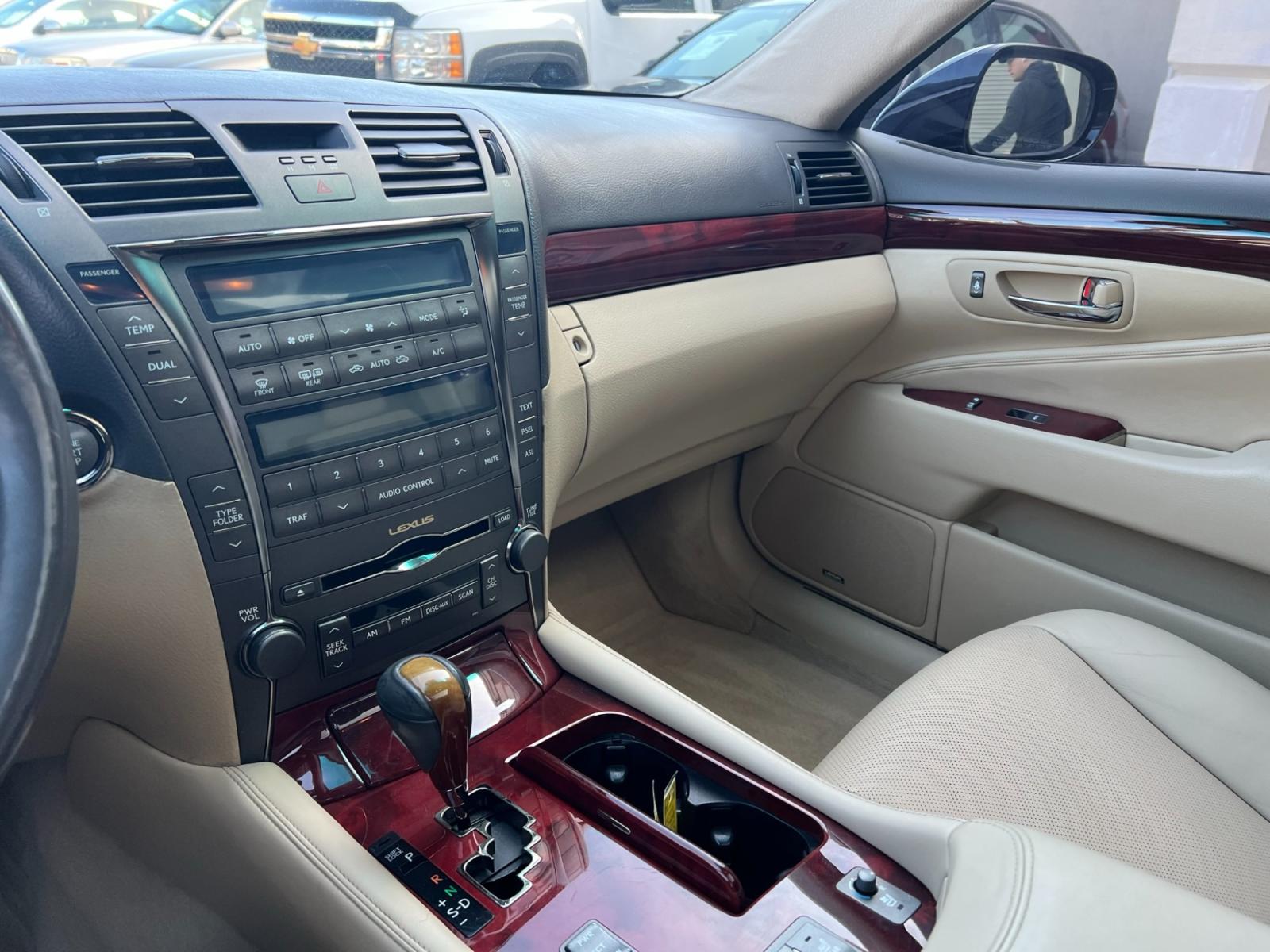 2008 BLACK /TAN LEATHER Lexus LS 460 Luxury Sedan (JTHBL46F185) with an 4.6L V8 DOHC 32V engine, 8-Speed Automatic Overdrive transmission, located at 1018 Brunswick Ave, Trenton, NJ, 08638, (609) 989-0900, 40.240086, -74.748085 - Well look at this amazing Black Beauty! All highway miles and runs and drives like the day it rolled off the lot in 2008! A must see and drive ASAP! Just serviced and Black exterior with beautiful ivory cream interior!! This Lexus will not last long at all with this incredible price! - Photo #8