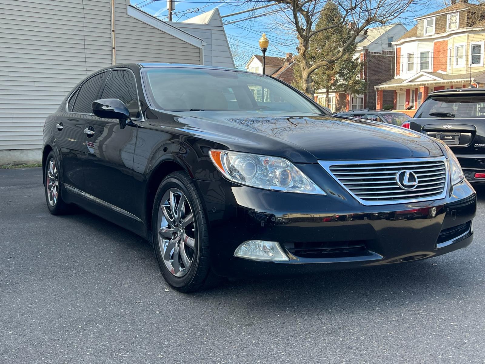2008 BLACK /TAN LEATHER Lexus LS 460 Luxury Sedan (JTHBL46F185) with an 4.6L V8 DOHC 32V engine, 8-Speed Automatic Overdrive transmission, located at 1018 Brunswick Ave, Trenton, NJ, 08638, (609) 989-0900, 40.240086, -74.748085 - Well look at this amazing Black Beauty! All highway miles and runs and drives like the day it rolled off the lot in 2008! A must see and drive ASAP! Just serviced and Black exterior with beautiful ivory cream interior!! This Lexus will not last long at all with this incredible price! - Photo #0