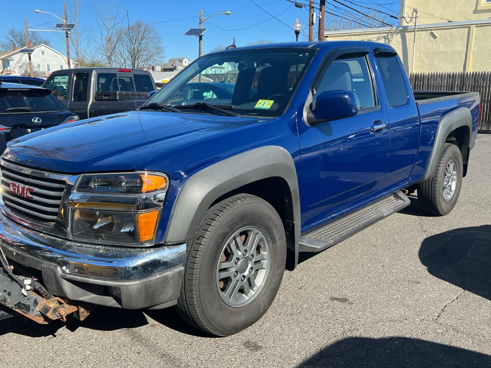2012 Blue /gray GMC Canyon SLE Ext. Cab 4WD (1GTJ6MF98C8) with an 2.9L L4 DOHC 16V engine, located at 1018 Brunswick Ave, Trenton, NJ, 08638, (609) 989-0900, 40.240086, -74.748085 - Whether you are looking for a knock around truck for light duty errands or looking for a plow truck for your business, this GMC Canyon fits the bill perfectly! Just serviced and well maintained with low miles! Call Anthony to check it out! (609)273-5100 - Photo #8