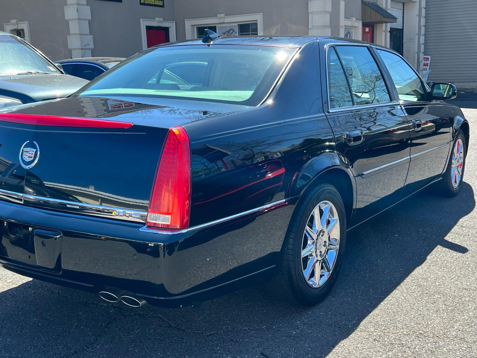 2011 BLACK Cadillac DTS Luxury (1G6KD5E66BU) with an 4.6L V8 DOHC 32V engine, 4-Speed Automatic transmission, located at 1018 Brunswick Ave, Trenton, NJ, 08638, (609) 989-0900, 40.240086, -74.748085 - A very nice Caddy DTS that has just been serviced up! - Photo #4