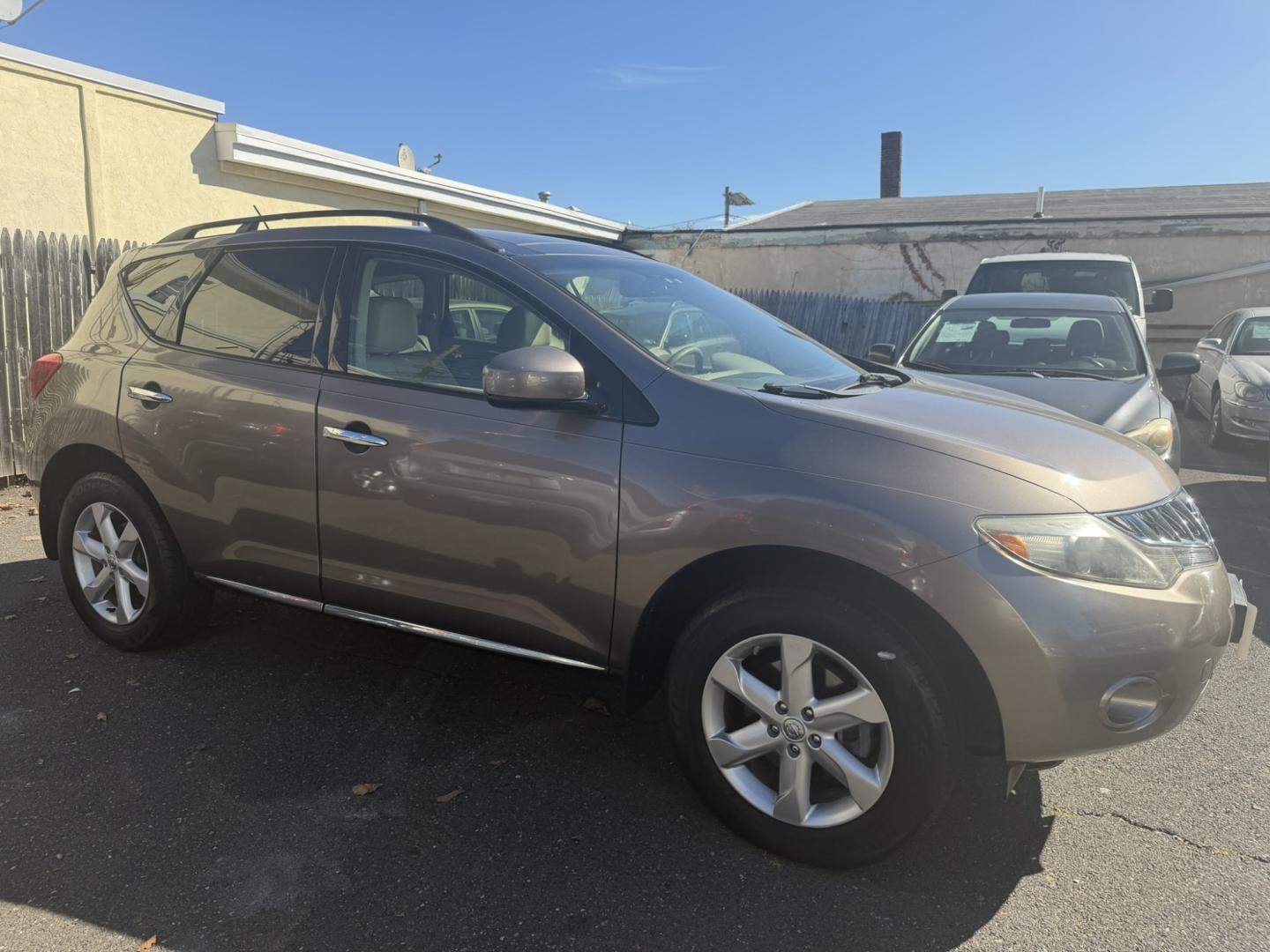 2010 Beige /Tan Leather Nissan Murano LE AWD (JN8AZ1MW1AW) with an 3.5L V6 DOHC 24V engine, CVT transmission, located at 1018 Brunswick Ave, Trenton, NJ, 08638, (609) 989-0900, 40.240086, -74.748085- Photo#5
