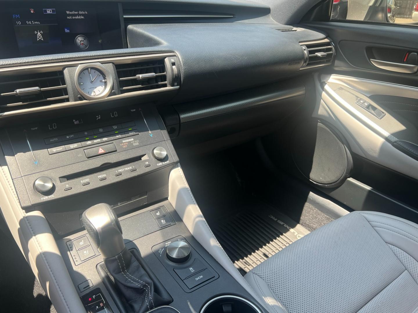 2015 GRAY /Gray Lexus RC 350 AWD (JTHSE5BC8F5) with an 3.5L V6 DOHC 24V engine, 6 SPEED AUTOMATIC transmission, located at 1018 Brunswick Ave, Trenton, NJ, 08638, (609) 989-0900, 40.240086, -74.748085 - Wow!! This Lexus is super clean and very well maintained! Just serviced and ready for the road! A very sharp and smooth driving car, Financing Available!! - Photo#9