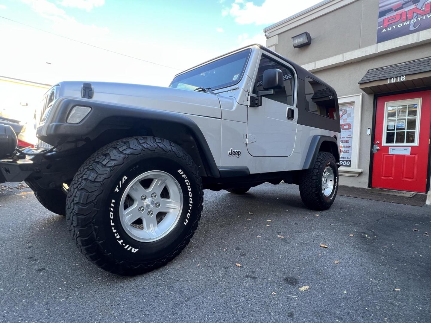 2005 SILVER /Gray Jeep Wrangler Unlimited (1J4FA44S25P) with an 4.0L L6 OHV 12V engine, located at 1018 Brunswick Ave, Trenton, NJ, 08638, (609) 989-0900, 40.240086, -74.748085 - Rare LJ model! Super Clean Automatic Unlimited Jeep Wrangler! Just serviced and ready to go 100% A must see to believe how nice this 1 owner gem is, both soft and hard top available! Call Anthony to set up an appointment to see this beauty!! 609-273-5100 - Photo#2