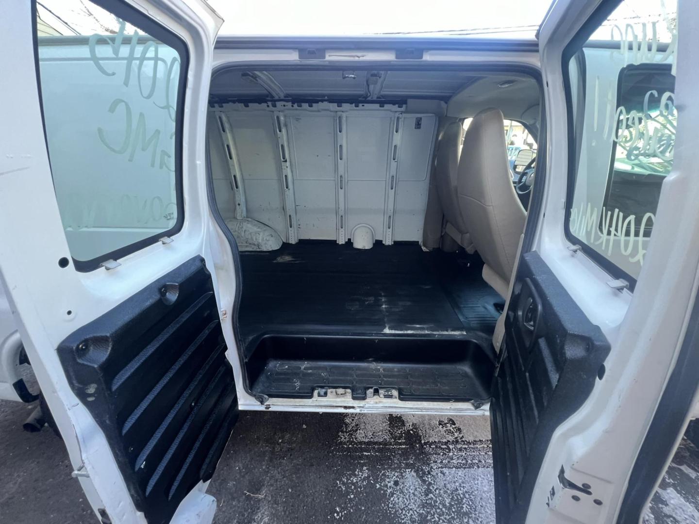 2015 White GMC Savana G2500 Cargo (1GTW7FCF2F1) with an 4.8L V8 FFV engine, 6-Speed Automatic transmission, located at 1018 Brunswick Ave, Trenton, NJ, 08638, (609) 989-0900, 40.240086, -74.748085 - Photo#18