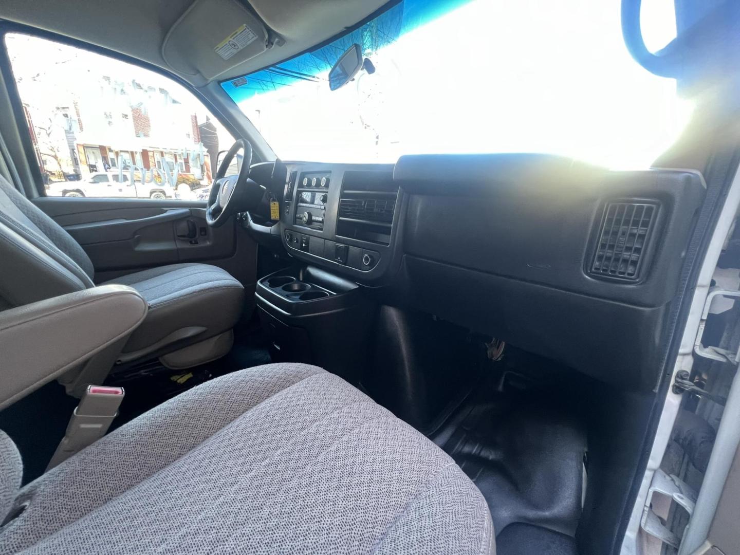 2015 White GMC Savana G2500 Cargo (1GTW7FCF2F1) with an 4.8L V8 FFV engine, 6-Speed Automatic transmission, located at 1018 Brunswick Ave, Trenton, NJ, 08638, (609) 989-0900, 40.240086, -74.748085 - Photo#27