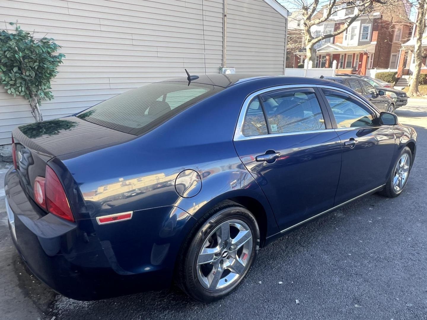 2010 BLACK /Gray Chevrolet Malibu 1LT (1G1ZC5EBXAF) with an 2.4L L4 DOHC 16V engine, 6-Speed Automatic transmission, located at 1018 Brunswick Ave, Trenton, NJ, 08638, (609) 989-0900, 40.240086, -74.748085 - Photo#5