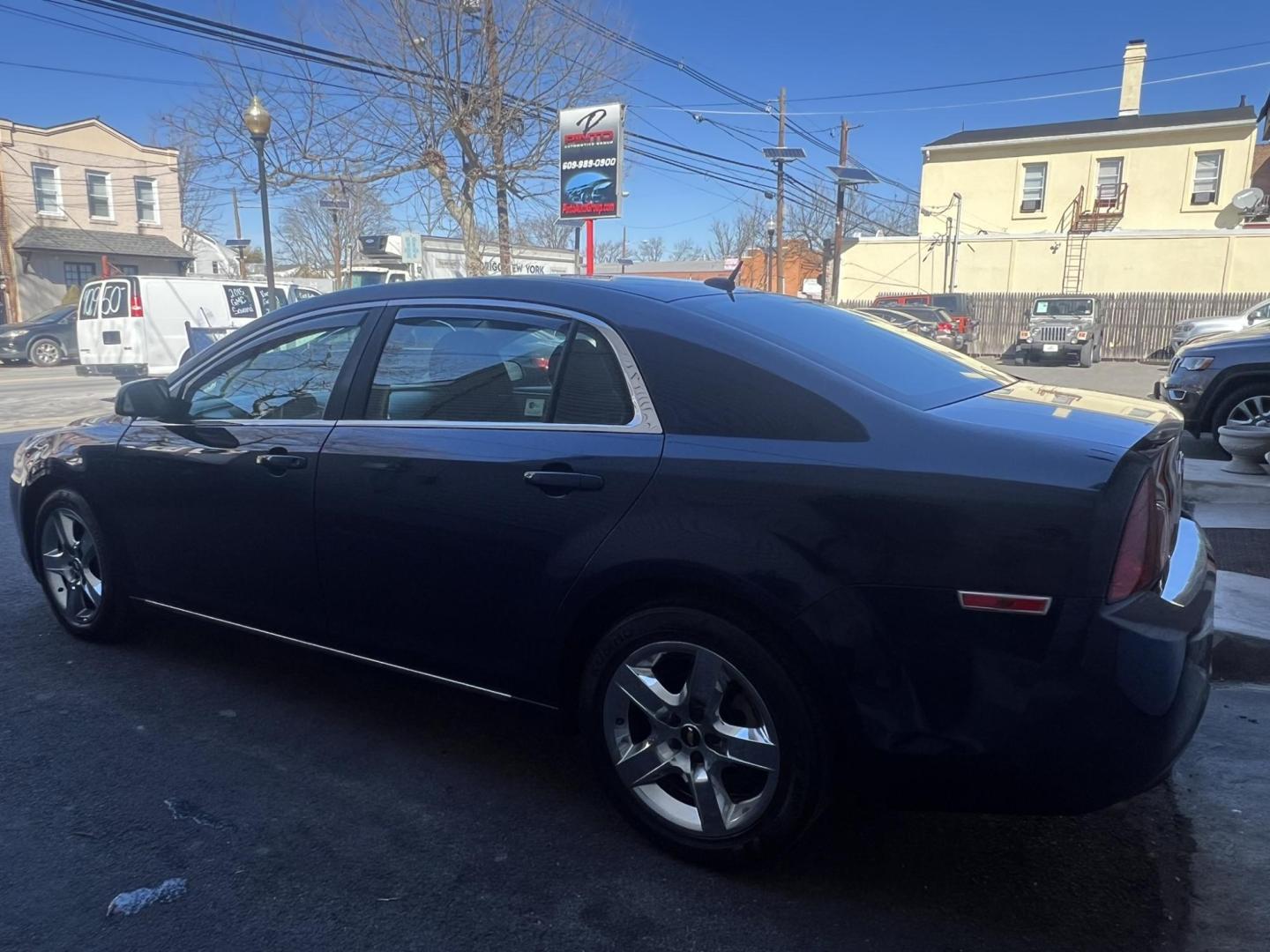 2010 BLACK /Gray Chevrolet Malibu 1LT (1G1ZC5EBXAF) with an 2.4L L4 DOHC 16V engine, 6-Speed Automatic transmission, located at 1018 Brunswick Ave, Trenton, NJ, 08638, (609) 989-0900, 40.240086, -74.748085 - Photo#6