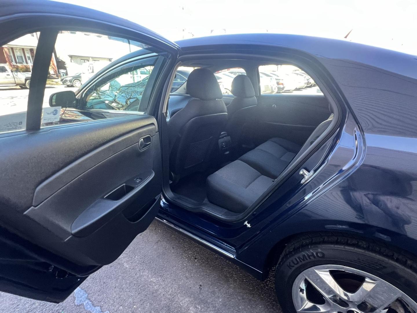 2010 BLACK /Gray Chevrolet Malibu 1LT (1G1ZC5EBXAF) with an 2.4L L4 DOHC 16V engine, 6-Speed Automatic transmission, located at 1018 Brunswick Ave, Trenton, NJ, 08638, (609) 989-0900, 40.240086, -74.748085 - Photo#8