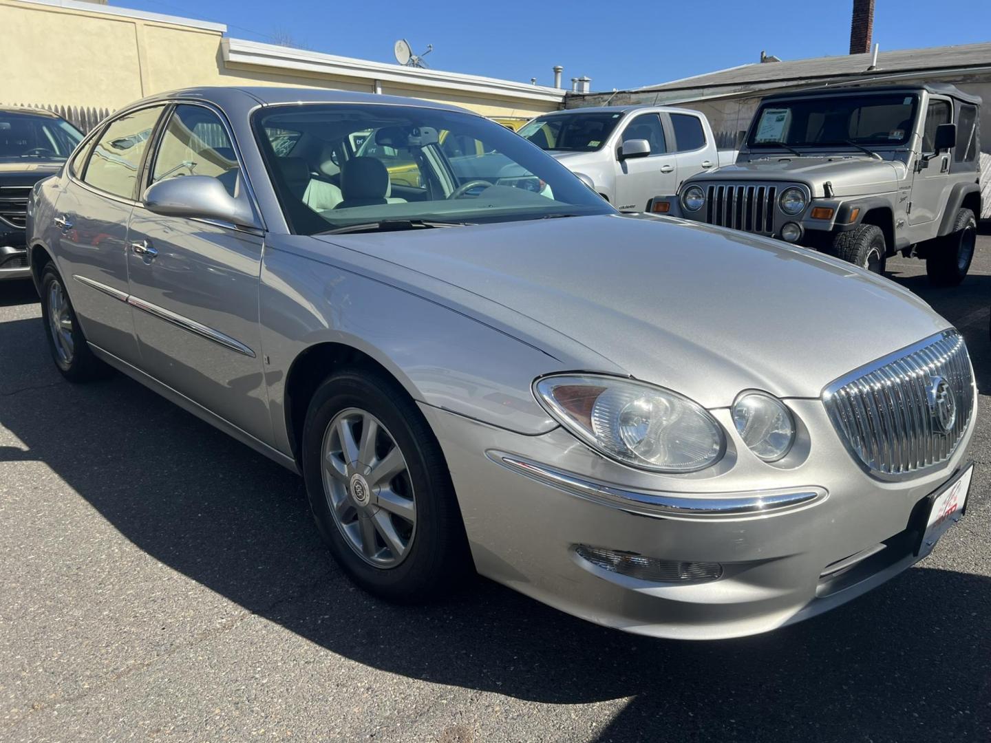 2008 SILVER /Tan Leather Buick LaCrosse CXL (2G4WD582681) with an 3.8L V6 OHV 12V engine, 4-Speed Automatic Overdrive transmission, located at 1018 Brunswick Ave, Trenton, NJ, 08638, (609) 989-0900, 40.240086, -74.748085 - Photo#1