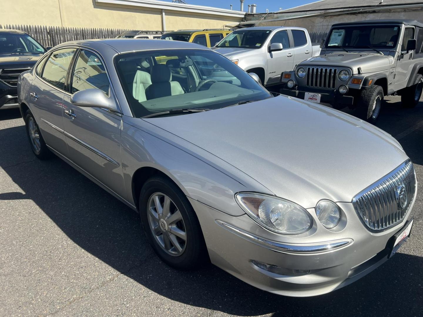 2008 SILVER /Tan Leather Buick LaCrosse CXL (2G4WD582681) with an 3.8L V6 OHV 12V engine, 4-Speed Automatic Overdrive transmission, located at 1018 Brunswick Ave, Trenton, NJ, 08638, (609) 989-0900, 40.240086, -74.748085 - Photo#3