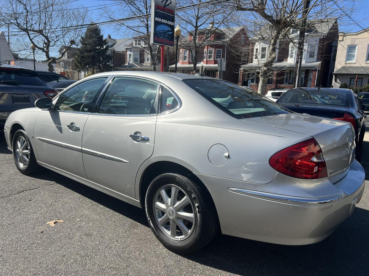 2008 SILVER /Tan Leather Buick LaCrosse CXL (2G4WD582681) with an 3.8L V6 OHV 12V engine, 4-Speed Automatic Overdrive transmission, located at 1018 Brunswick Ave, Trenton, NJ, 08638, (609) 989-0900, 40.240086, -74.748085 - Photo#4
