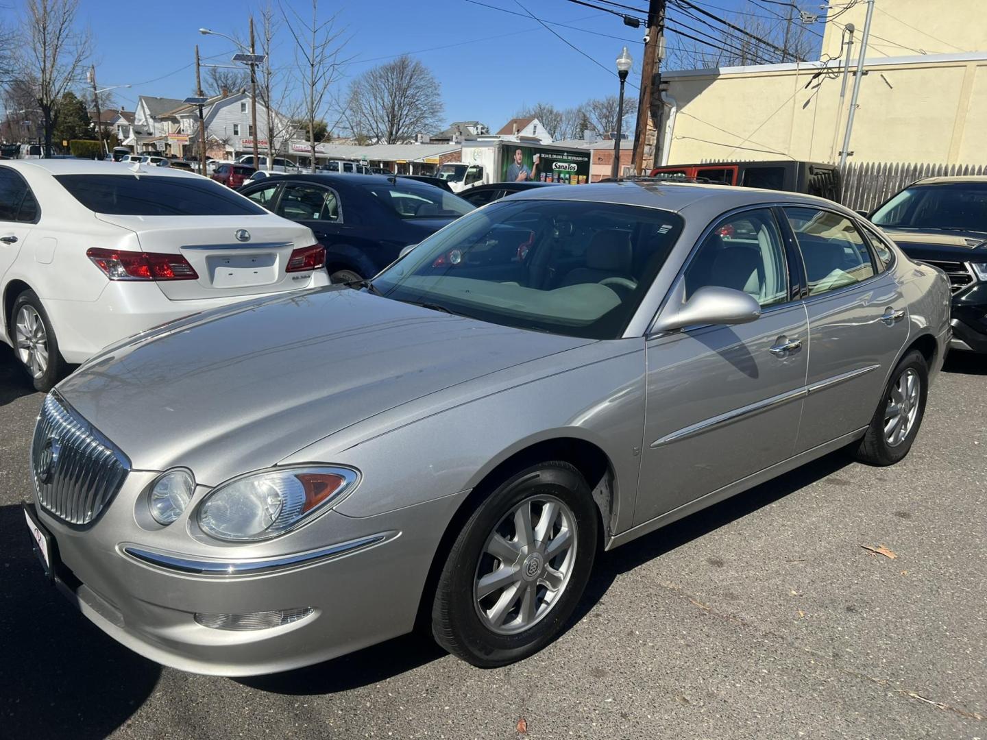 2008 SILVER /Tan Leather Buick LaCrosse CXL (2G4WD582681) with an 3.8L V6 OHV 12V engine, 4-Speed Automatic Overdrive transmission, located at 1018 Brunswick Ave, Trenton, NJ, 08638, (609) 989-0900, 40.240086, -74.748085 - Photo#2