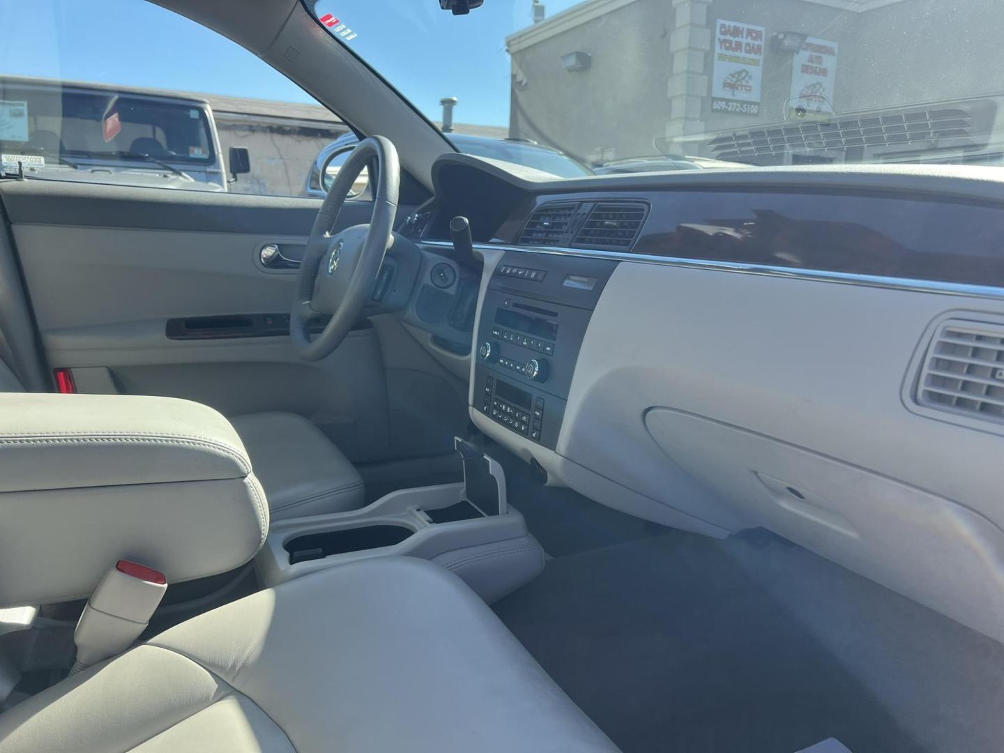2008 SILVER /Tan Leather Buick LaCrosse CXL (2G4WD582681) with an 3.8L V6 OHV 12V engine, 4-Speed Automatic Overdrive transmission, located at 1018 Brunswick Ave, Trenton, NJ, 08638, (609) 989-0900, 40.240086, -74.748085 - Photo#6