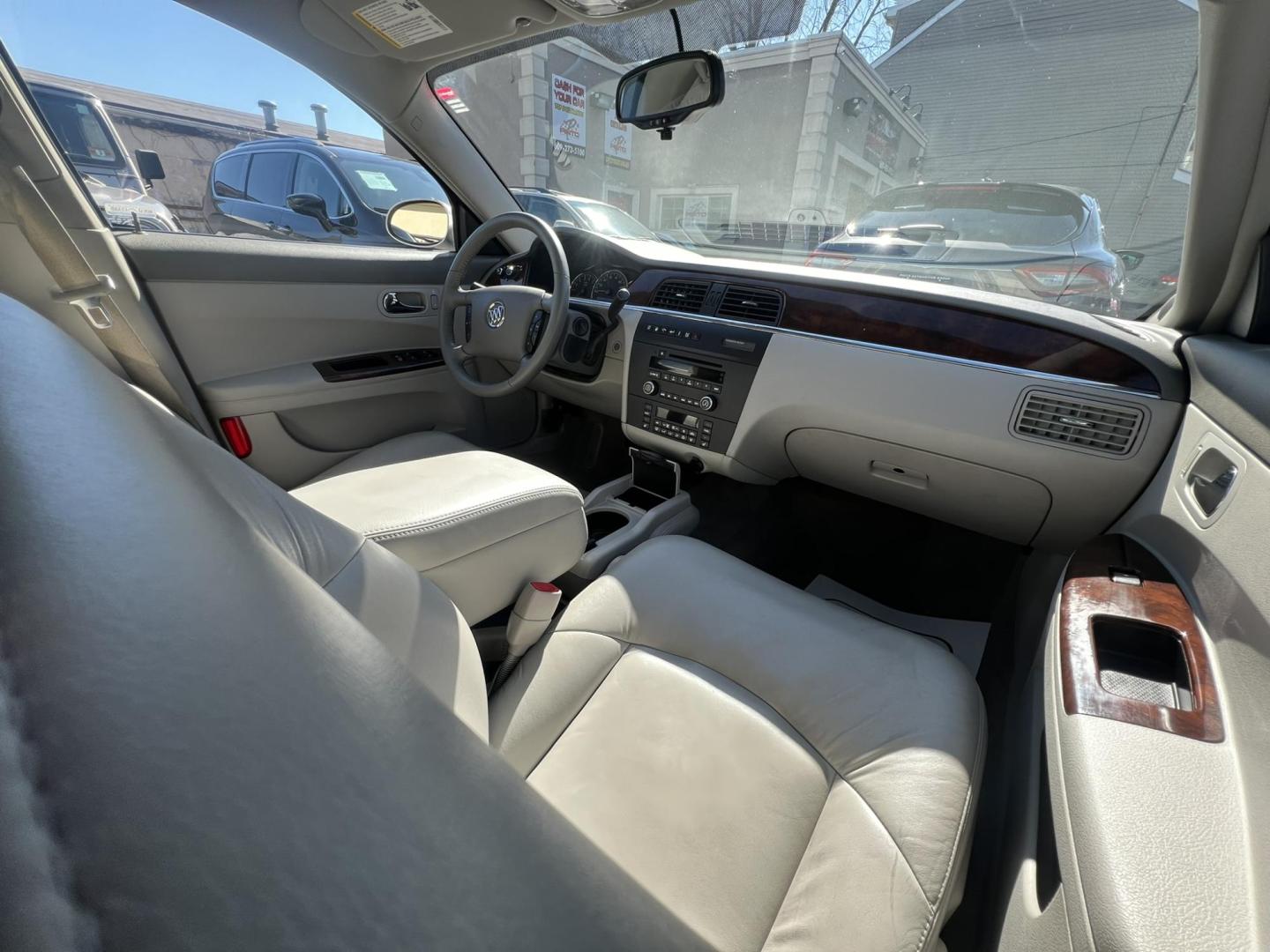 2008 SILVER /Tan Leather Buick LaCrosse CXL (2G4WD582681) with an 3.8L V6 OHV 12V engine, 4-Speed Automatic Overdrive transmission, located at 1018 Brunswick Ave, Trenton, NJ, 08638, (609) 989-0900, 40.240086, -74.748085 - Photo#10