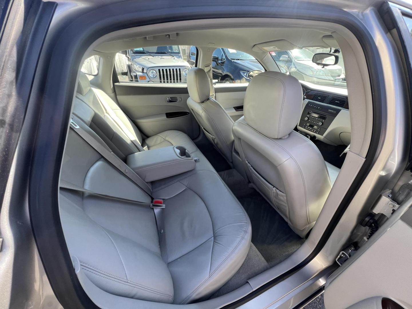 2008 SILVER /Tan Leather Buick LaCrosse CXL (2G4WD582681) with an 3.8L V6 OHV 12V engine, 4-Speed Automatic Overdrive transmission, located at 1018 Brunswick Ave, Trenton, NJ, 08638, (609) 989-0900, 40.240086, -74.748085 - Photo#11