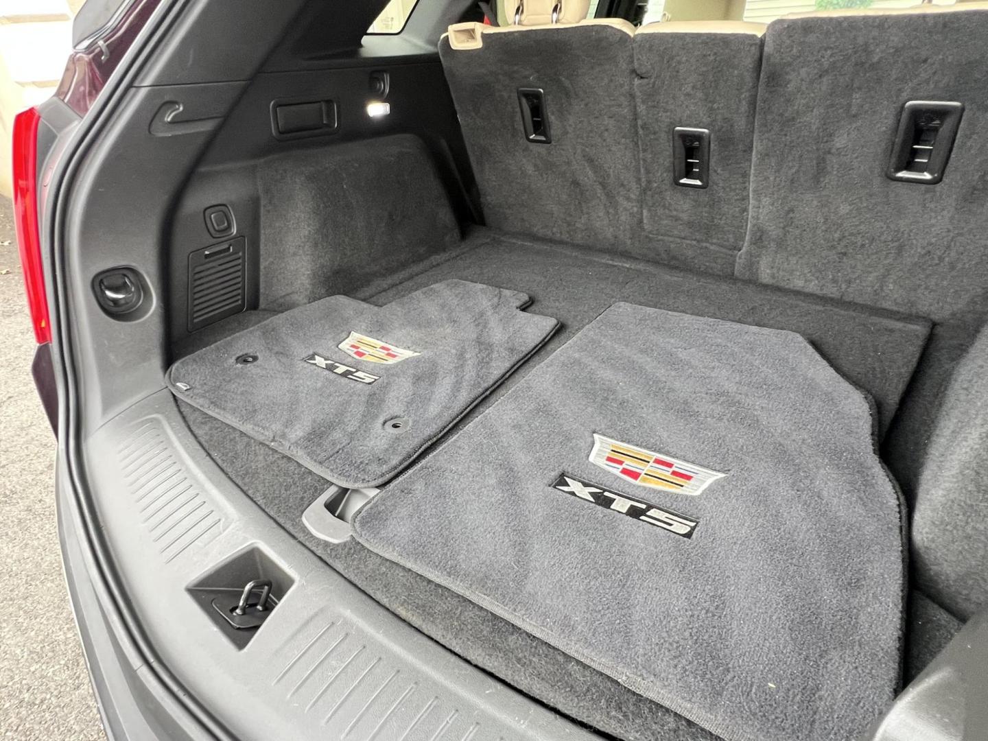 2017 Burgundy /Tan Leather Cadillac XT5 Base (1GYKNARS7HZ) with an 3.6L V6 DOHC 24V engine, 8A transmission, located at 1018 Brunswick Ave, Trenton, NJ, 08638, (609) 989-0900, 40.240086, -74.748085 - Photo#12