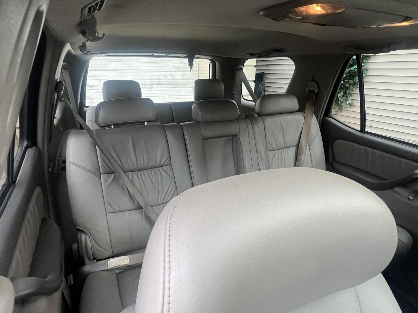 2004 GRAY /Gray Leather Toyota Sequoia Limited 4WD (5TDBT48A74S) with an 4.7L V8 DOHC 32V engine, 4-Speed Automatic Overdrive transmission, located at 1018 Brunswick Ave, Trenton, NJ, 08638, (609) 989-0900, 40.240086, -74.748085 - Photo#20