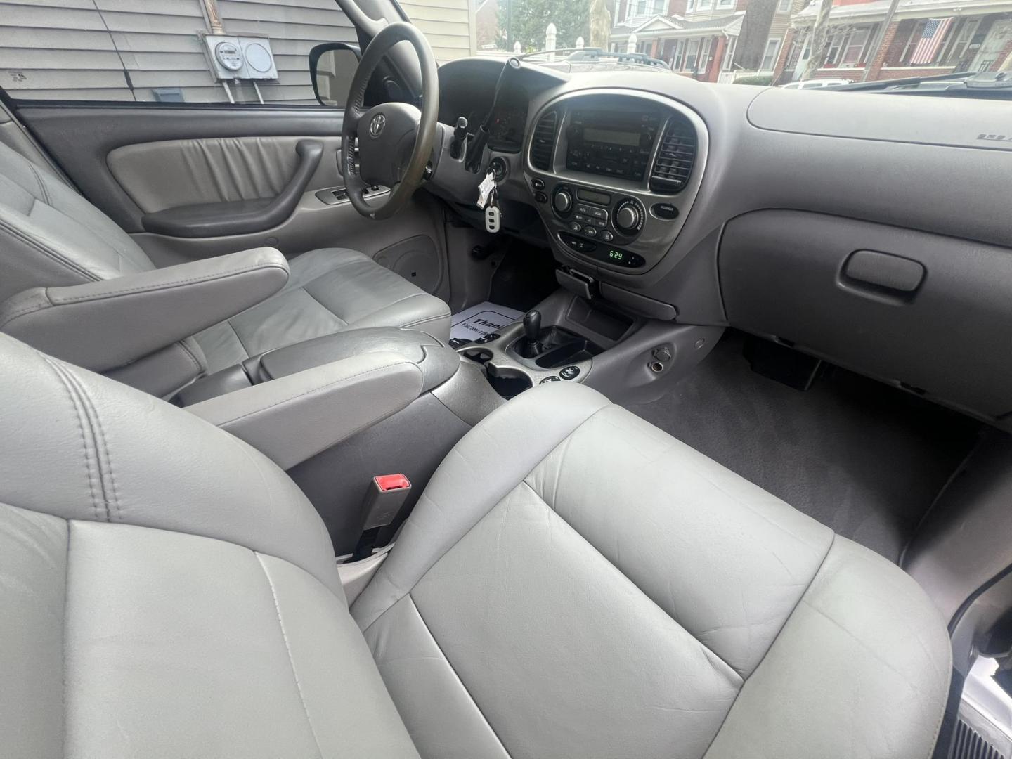 2004 GRAY /Gray Leather Toyota Sequoia Limited 4WD (5TDBT48A74S) with an 4.7L V8 DOHC 32V engine, 4-Speed Automatic Overdrive transmission, located at 1018 Brunswick Ave, Trenton, NJ, 08638, (609) 989-0900, 40.240086, -74.748085 - Photo#21
