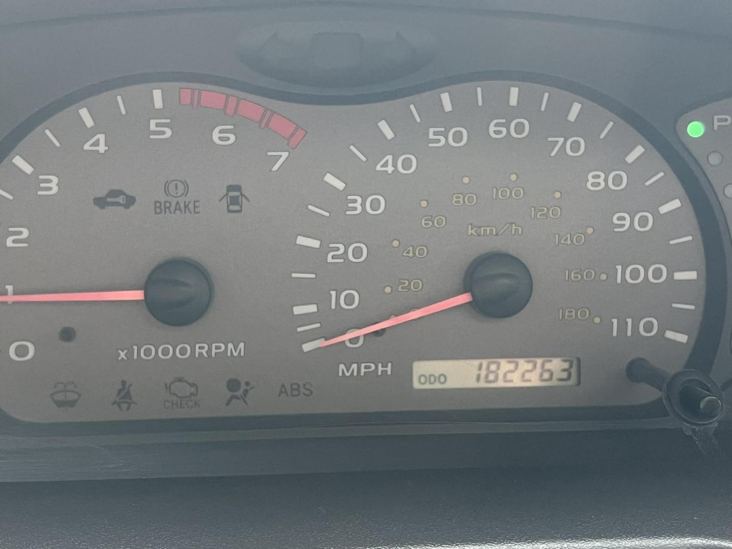2004 GRAY /Gray Leather Toyota Sequoia Limited 4WD (5TDBT48A74S) with an 4.7L V8 DOHC 32V engine, 4-Speed Automatic Overdrive transmission, located at 1018 Brunswick Ave, Trenton, NJ, 08638, (609) 989-0900, 40.240086, -74.748085 - Photo#27