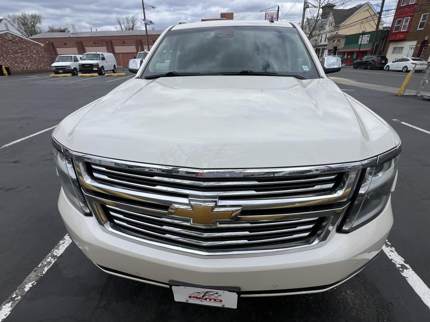 2015 White /Burgundy Chevrolet Suburban LTZ 1500 4WD (1GNSKKKCXFR) with an 5.3L V8 OHV 16V engine, 6-Speed Automatic transmission, located at 1018 Brunswick Ave, Trenton, NJ, 08638, (609) 989-0900, 40.240086, -74.748085 - Photo#3
