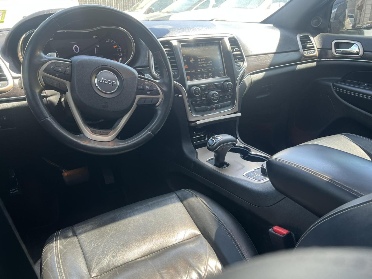 2015 Blue /Black Leather Jeep Grand Cherokee Limited 4WD (1C4RJFBG2FC) with an 3.6L V6 DOHC 24V engine, 8-Speed Automatic transmission, located at 1018 Brunswick Ave, Trenton, NJ, 08638, (609) 989-0900, 40.240086, -74.748085 - Photo#7