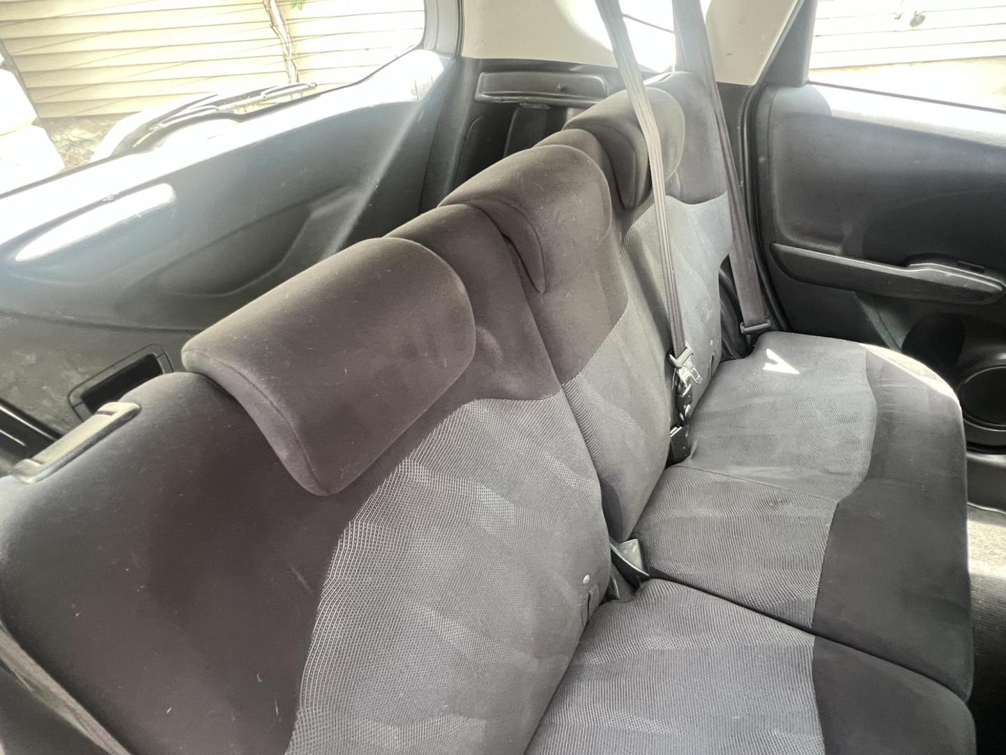 2009 GRAY /Gray Honda Fit Sport (JHMGE88419C) with an 1.5L L4 SOHC 16V engine, Automatic transmission, located at 1018 Brunswick Ave, Trenton, NJ, 08638, (609) 989-0900, 40.240086, -74.748085 - Photo#14