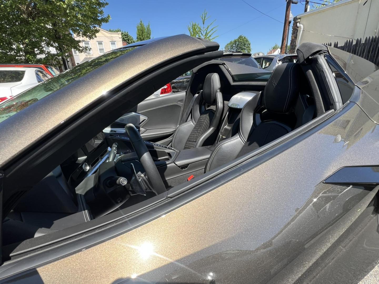 2020 GRAY /Black Leather Chevrolet Corvette Stingray 3LT Convertible (1G1Y83D44L5) with an 6.2L V8 engine, 8A transmission, located at 1018 Brunswick Ave, Trenton, NJ, 08638, (609) 989-0900, 40.240086, -74.748085 - Photo#25