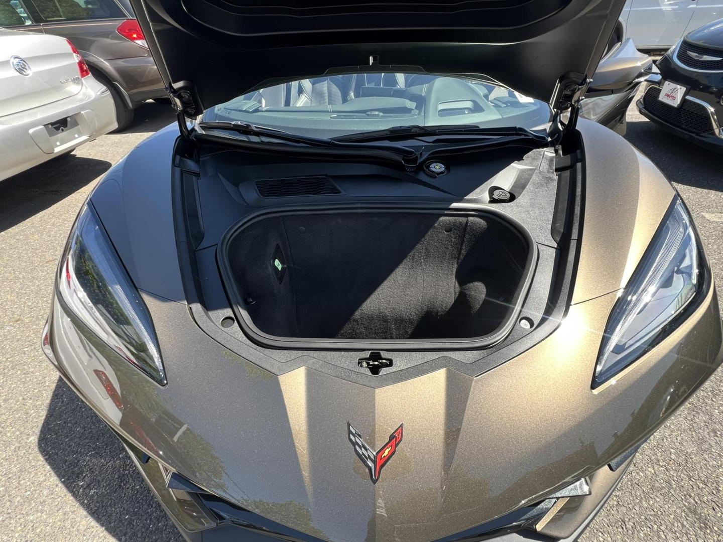 2020 GRAY /Black Leather Chevrolet Corvette Stingray 3LT Convertible (1G1Y83D44L5) with an 6.2L V8 engine, 8A transmission, located at 1018 Brunswick Ave, Trenton, NJ, 08638, (609) 989-0900, 40.240086, -74.748085 - Photo#26