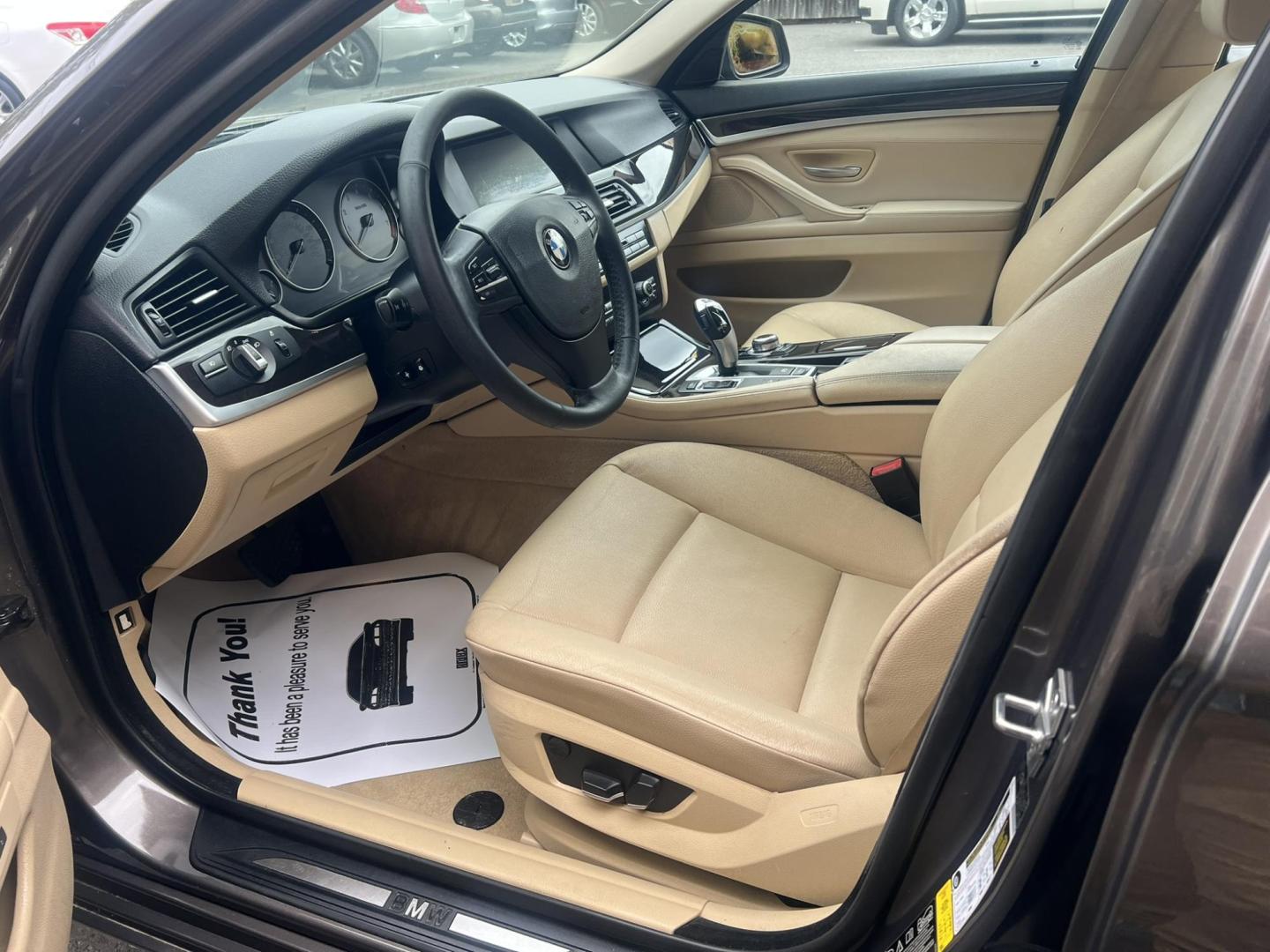 2012 GRAY /Tan Leather BMW 5-Series 528i xDrive (WBAXH5C58CD) with an 2.0L L4 DOHC 16V TURBO engine, 8-Speed Automatic transmission, located at 1018 Brunswick Ave, Trenton, NJ, 08638, (609) 989-0900, 40.240086, -74.748085 - Photo#8
