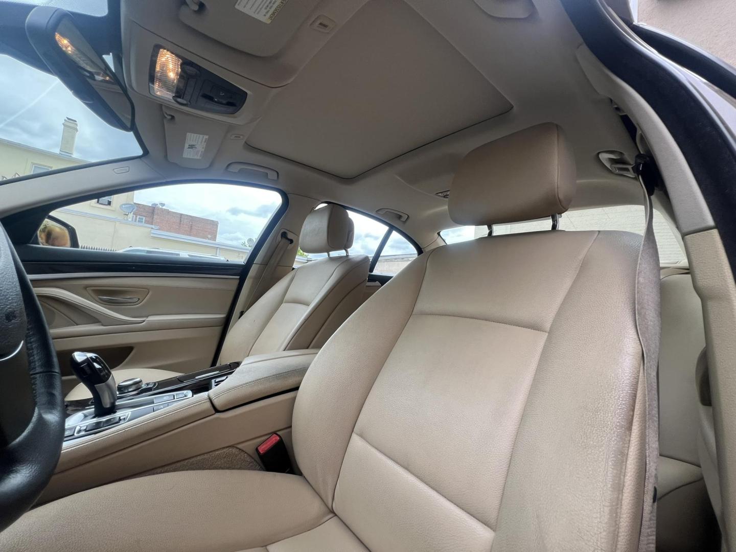 2012 GRAY /Tan Leather BMW 5-Series 528i xDrive (WBAXH5C58CD) with an 2.0L L4 DOHC 16V TURBO engine, 8-Speed Automatic transmission, located at 1018 Brunswick Ave, Trenton, NJ, 08638, (609) 989-0900, 40.240086, -74.748085 - Photo#11
