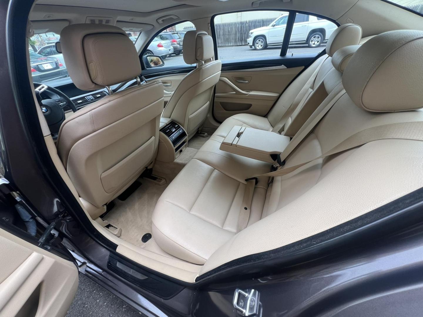2012 GRAY /Tan Leather BMW 5-Series 528i xDrive (WBAXH5C58CD) with an 2.0L L4 DOHC 16V TURBO engine, 8-Speed Automatic transmission, located at 1018 Brunswick Ave, Trenton, NJ, 08638, (609) 989-0900, 40.240086, -74.748085 - Photo#14