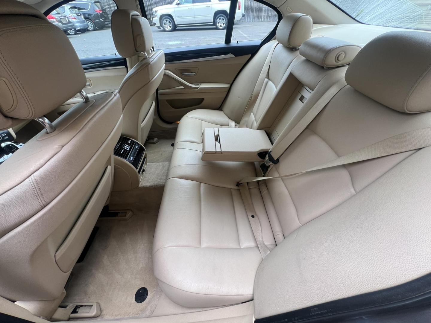 2012 GRAY /Tan Leather BMW 5-Series 528i xDrive (WBAXH5C58CD) with an 2.0L L4 DOHC 16V TURBO engine, 8-Speed Automatic transmission, located at 1018 Brunswick Ave, Trenton, NJ, 08638, (609) 989-0900, 40.240086, -74.748085 - Photo#15