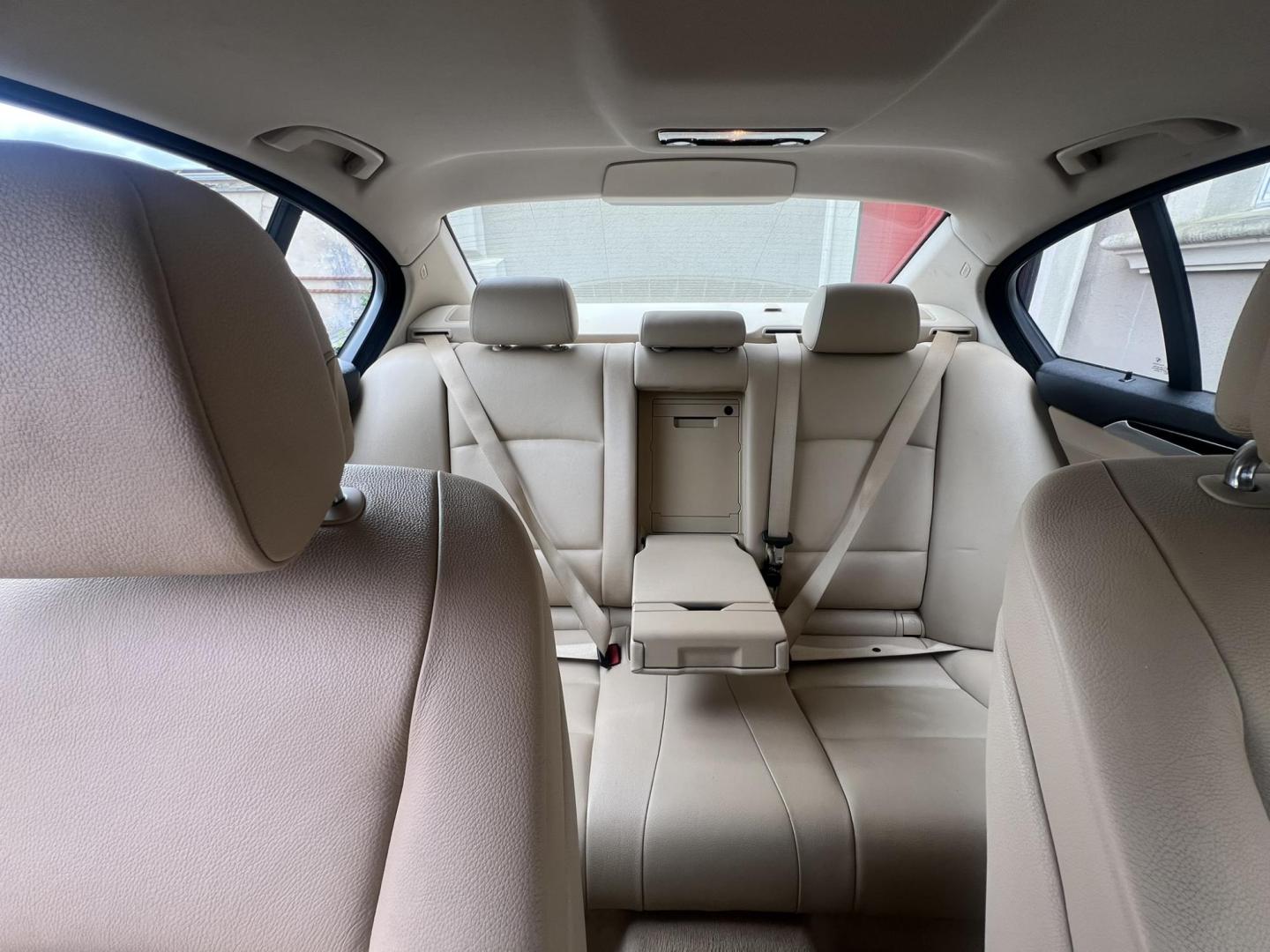 2012 GRAY /Tan Leather BMW 5-Series 528i xDrive (WBAXH5C58CD) with an 2.0L L4 DOHC 16V TURBO engine, 8-Speed Automatic transmission, located at 1018 Brunswick Ave, Trenton, NJ, 08638, (609) 989-0900, 40.240086, -74.748085 - Photo#22