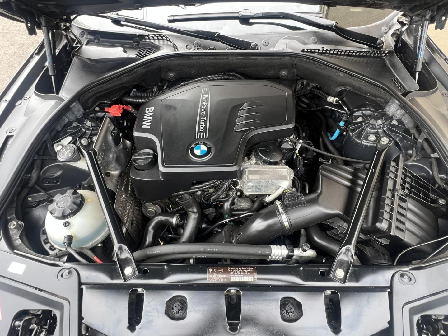 2012 GRAY /Tan Leather BMW 5-Series 528i xDrive (WBAXH5C58CD) with an 2.0L L4 DOHC 16V TURBO engine, 8-Speed Automatic transmission, located at 1018 Brunswick Ave, Trenton, NJ, 08638, (609) 989-0900, 40.240086, -74.748085 - Photo#24