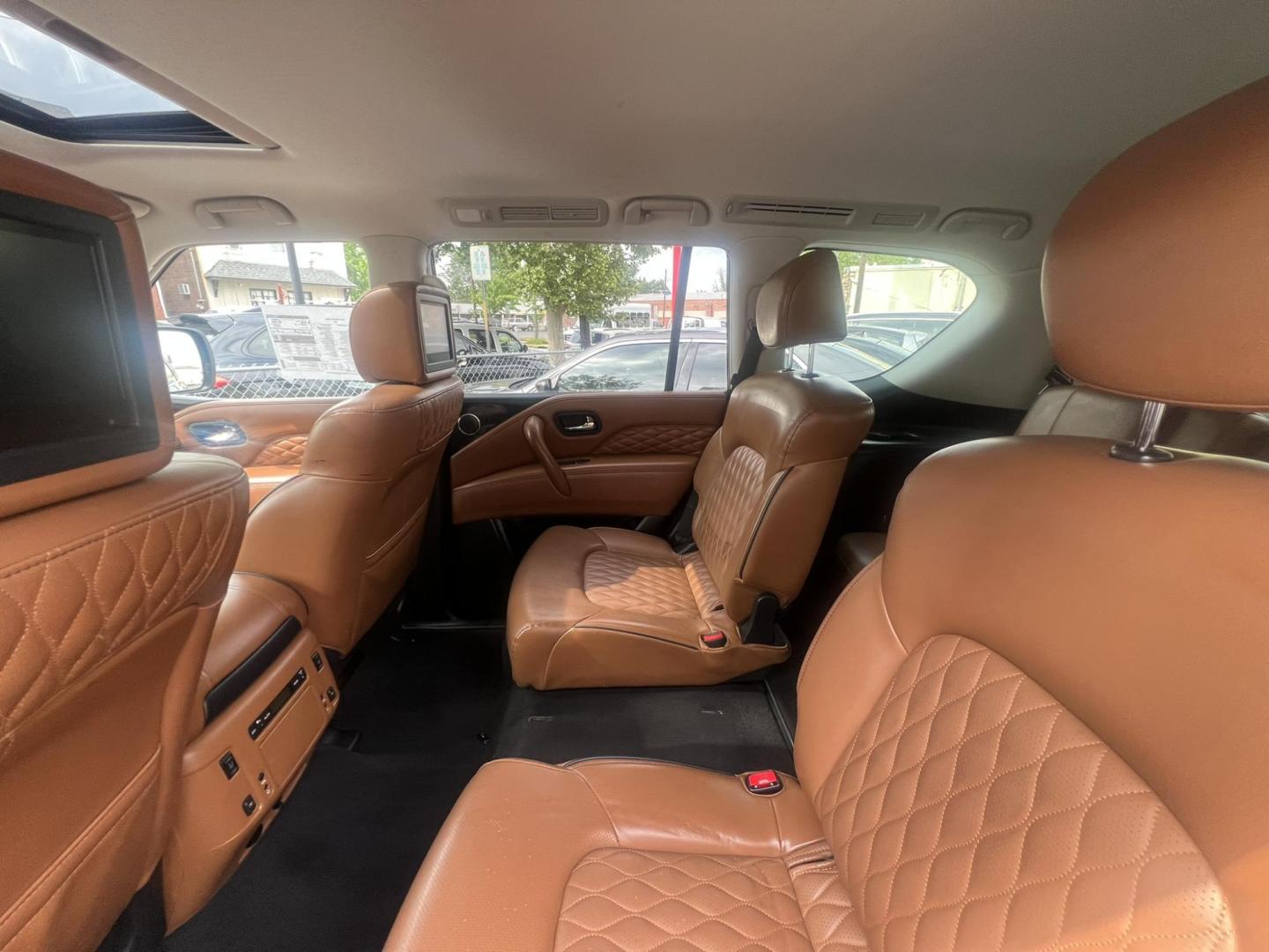 2018 BLACK /Tan Leather Infiniti QX80 4WD (JN8AZ2NE1J9) with an 5.6L V8 DOHC 32V engine, 7A transmission, located at 1018 Brunswick Ave, Trenton, NJ, 08638, (609) 989-0900, 40.240086, -74.748085 - Photo#8